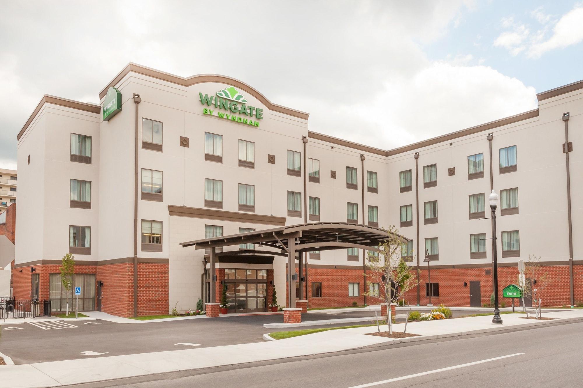 Wingate By Wyndham Altoona Downtown/Medical Center Hotell Exteriör bild