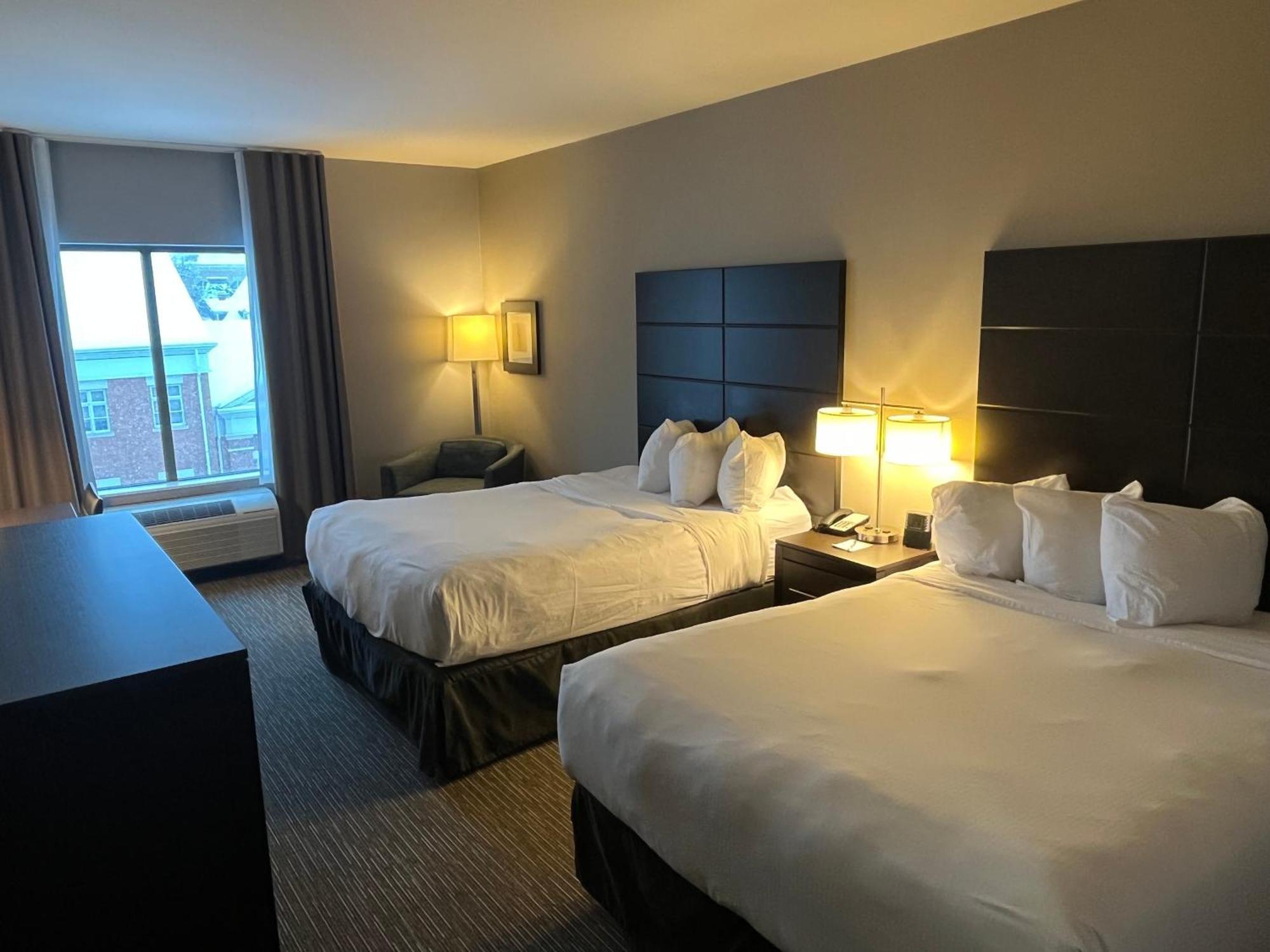 Wingate By Wyndham Altoona Downtown/Medical Center Hotell Exteriör bild